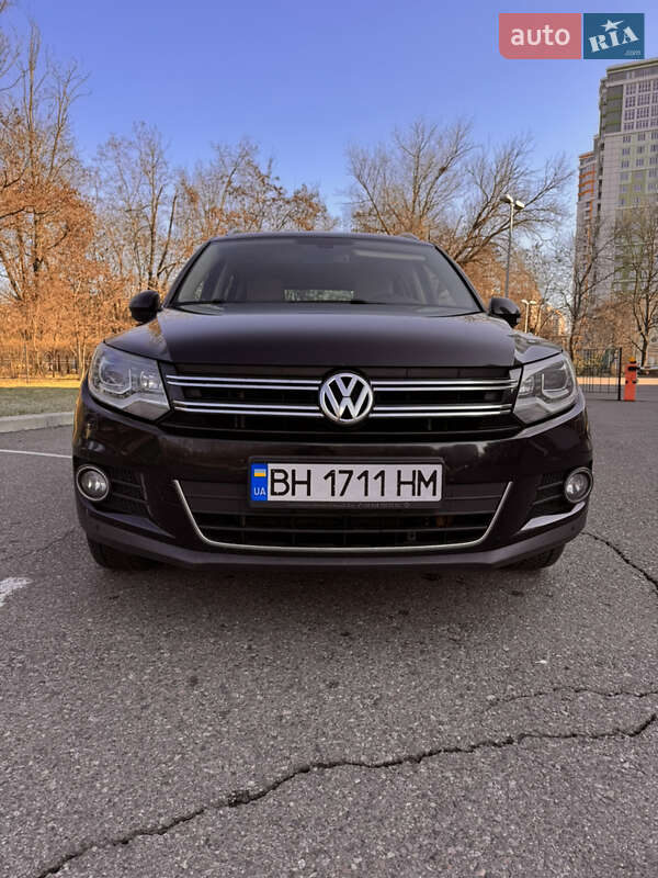 Внедорожник / Кроссовер Volkswagen Tiguan 2014 в Одессе