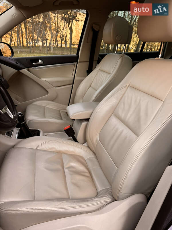 Внедорожник / Кроссовер Volkswagen Tiguan 2014 в Одессе