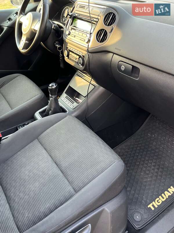 Позашляховик / Кросовер Volkswagen Tiguan 2011 в Полтаві