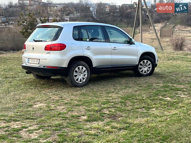 Позашляховик / Кросовер Volkswagen Tiguan 2011 в Полтаві