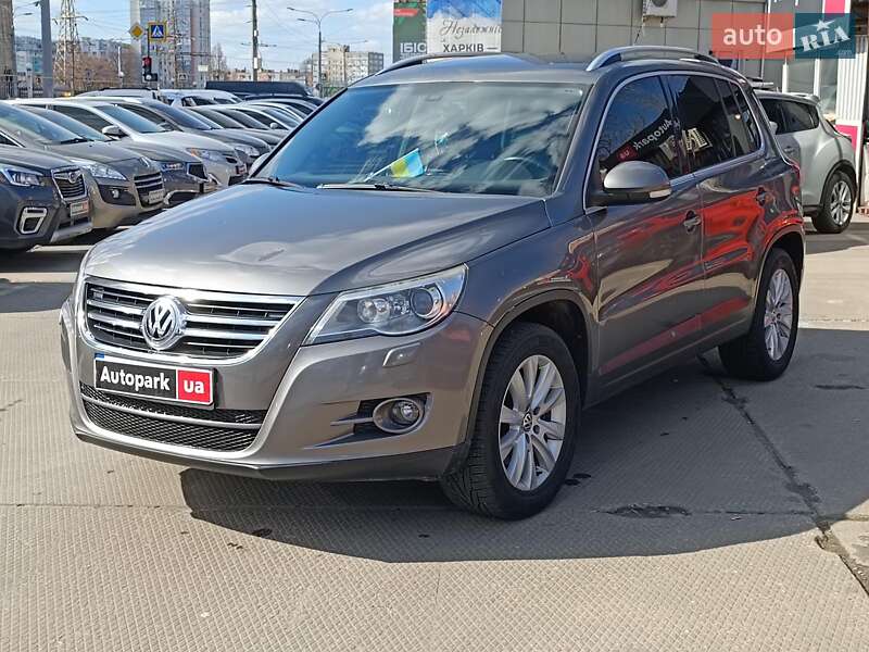 Внедорожник / Кроссовер Volkswagen Tiguan 2010 в 