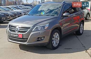 Внедорожник / Кроссовер Volkswagen Tiguan 2010 в 