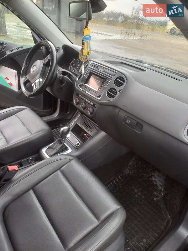 Внедорожник / Кроссовер Volkswagen Tiguan 2015 в Долине