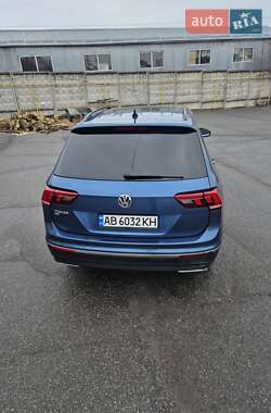 Внедорожник / Кроссовер Volkswagen Tiguan 2020 в 
