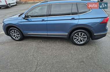 Внедорожник / Кроссовер Volkswagen Tiguan 2020 в 