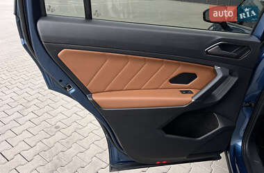 Внедорожник / Кроссовер Volkswagen Tiguan 2018 в 