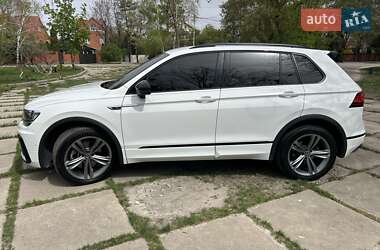 Внедорожник / Кроссовер Volkswagen Tiguan 2020 в 