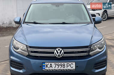 Внедорожник / Кроссовер Volkswagen Tiguan 2016 в 