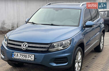 Внедорожник / Кроссовер Volkswagen Tiguan 2016 в 