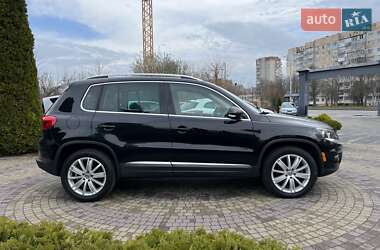Внедорожник / Кроссовер Volkswagen Tiguan 2012 в 
