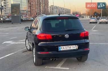 Внедорожник / Кроссовер Volkswagen Tiguan 2012 в 