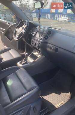 Внедорожник / Кроссовер Volkswagen Tiguan 2012 в 