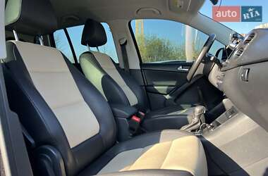 Внедорожник / Кроссовер Volkswagen Tiguan 2016 в 