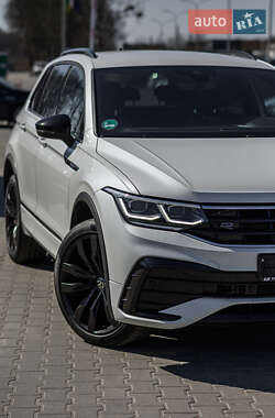 Позашляховик / Кросовер Volkswagen Tiguan 2021 в 