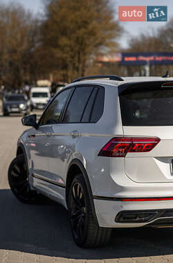 Позашляховик / Кросовер Volkswagen Tiguan 2021 в 