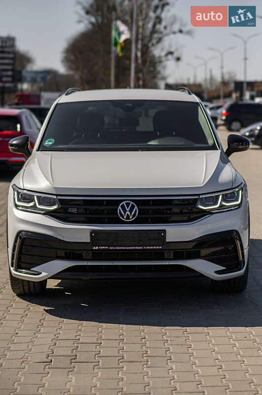 Внедорожник / Кроссовер Volkswagen Tiguan 2021 в Львове