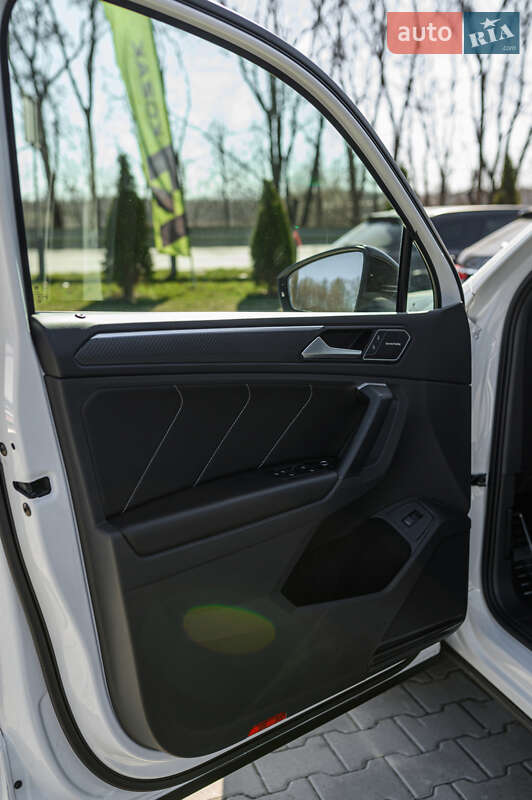 Внедорожник / Кроссовер Volkswagen Tiguan 2021 в Львове