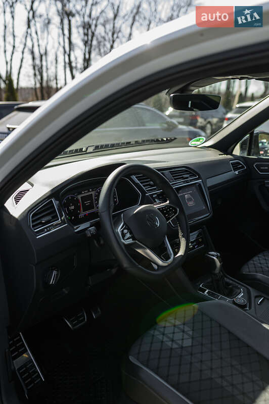 Внедорожник / Кроссовер Volkswagen Tiguan 2021 в Львове