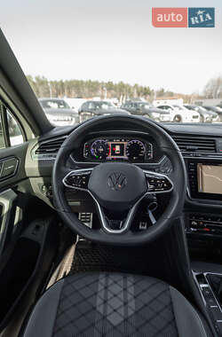 Позашляховик / Кросовер Volkswagen Tiguan 2021 в 