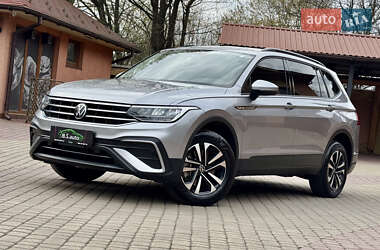 Внедорожник / Кроссовер Volkswagen Tiguan 2022 в 