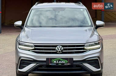 Внедорожник / Кроссовер Volkswagen Tiguan 2022 в 