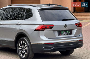 Внедорожник / Кроссовер Volkswagen Tiguan 2022 в 