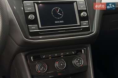 Внедорожник / Кроссовер Volkswagen Tiguan 2022 в 