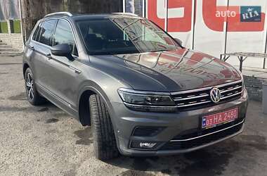 Внедорожник / Кроссовер Volkswagen Tiguan 2018 в 