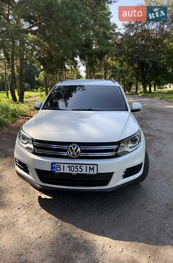 Внедорожник / Кроссовер Volkswagen Tiguan 2016 в 