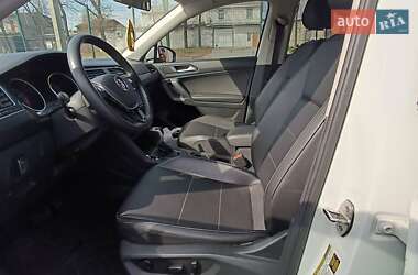 Позашляховик / Кросовер Volkswagen Tiguan 2017 в 