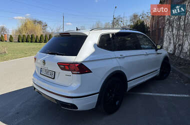 Внедорожник / Кроссовер Volkswagen Tiguan 2022 в 