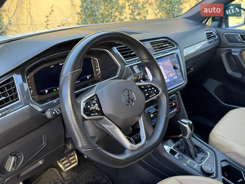 Внедорожник / Кроссовер Volkswagen Tiguan 2022 в Киеве