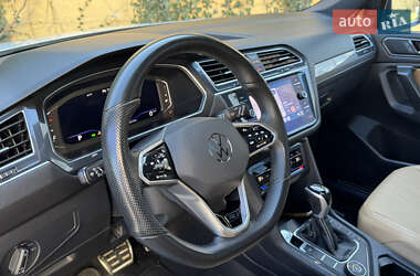 Внедорожник / Кроссовер Volkswagen Tiguan 2022 в 