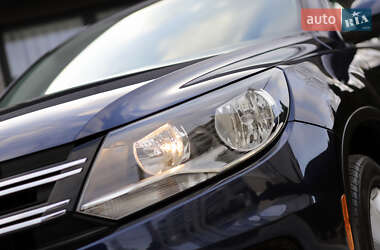 Внедорожник / Кроссовер Volkswagen Tiguan 2012 в 