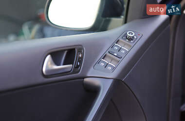 Внедорожник / Кроссовер Volkswagen Tiguan 2012 в 