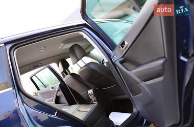 Внедорожник / Кроссовер Volkswagen Tiguan 2012 в 
