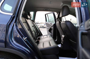 Внедорожник / Кроссовер Volkswagen Tiguan 2012 в 
