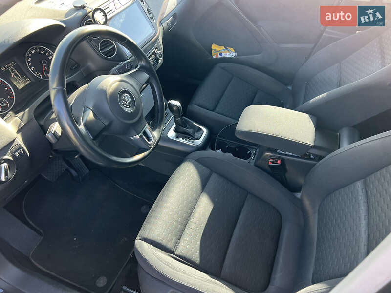 Внедорожник / Кроссовер Volkswagen Tiguan 2010 в Киеве