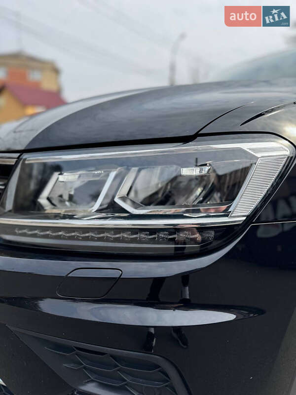 Позашляховик / Кросовер Volkswagen Tiguan 2016 в Звягелі