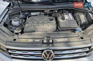 Позашляховик / Кросовер Volkswagen Tiguan 2018 в 