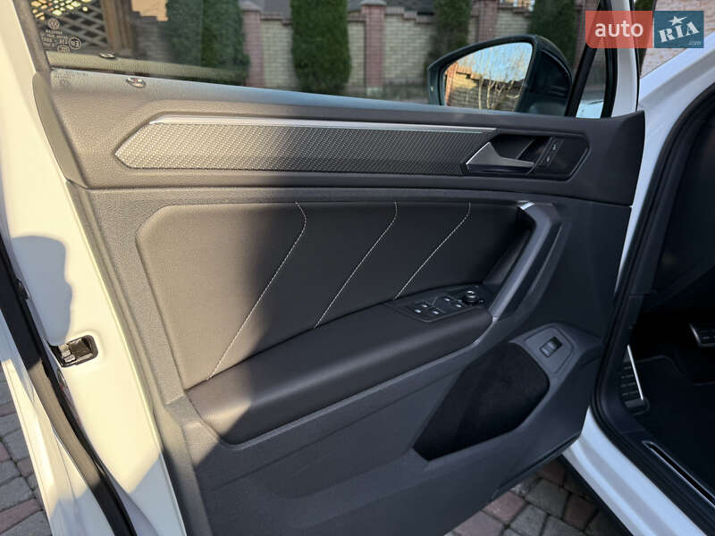 Внедорожник / Кроссовер Volkswagen Tiguan 2022 в Черновцах