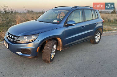 Позашляховик / Кросовер Volkswagen Tiguan 2016 в 