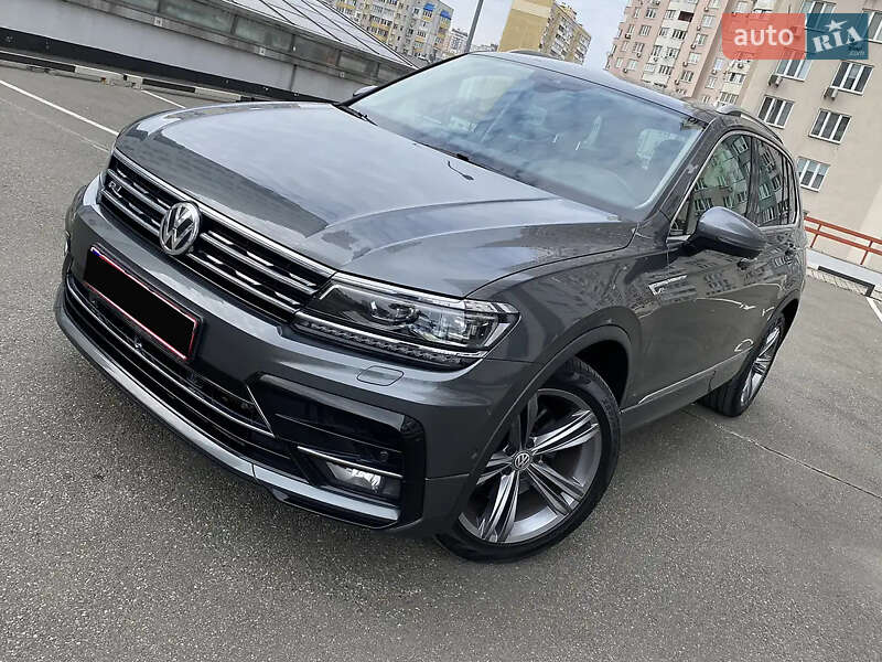 Внедорожник / Кроссовер Volkswagen Tiguan 2018 в 