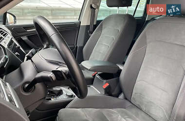 Внедорожник / Кроссовер Volkswagen Tiguan 2018 в 