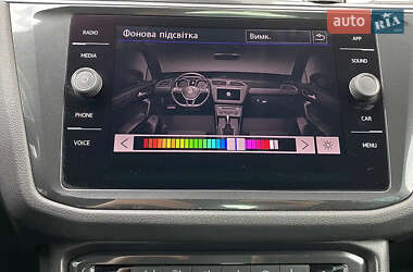 Внедорожник / Кроссовер Volkswagen Tiguan 2018 в 