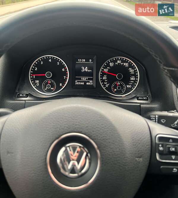 Внедорожник / Кроссовер Volkswagen Tiguan 2015 в Ужгороде