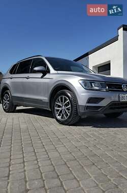 Внедорожник / Кроссовер Volkswagen Tiguan 2019 в 