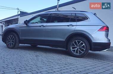 Внедорожник / Кроссовер Volkswagen Tiguan 2019 в 