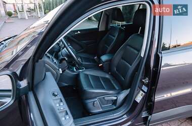 Внедорожник / Кроссовер Volkswagen Tiguan 2016 в 