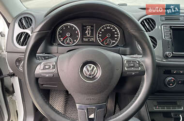 Позашляховик / Кросовер Volkswagen Tiguan 2016 в 